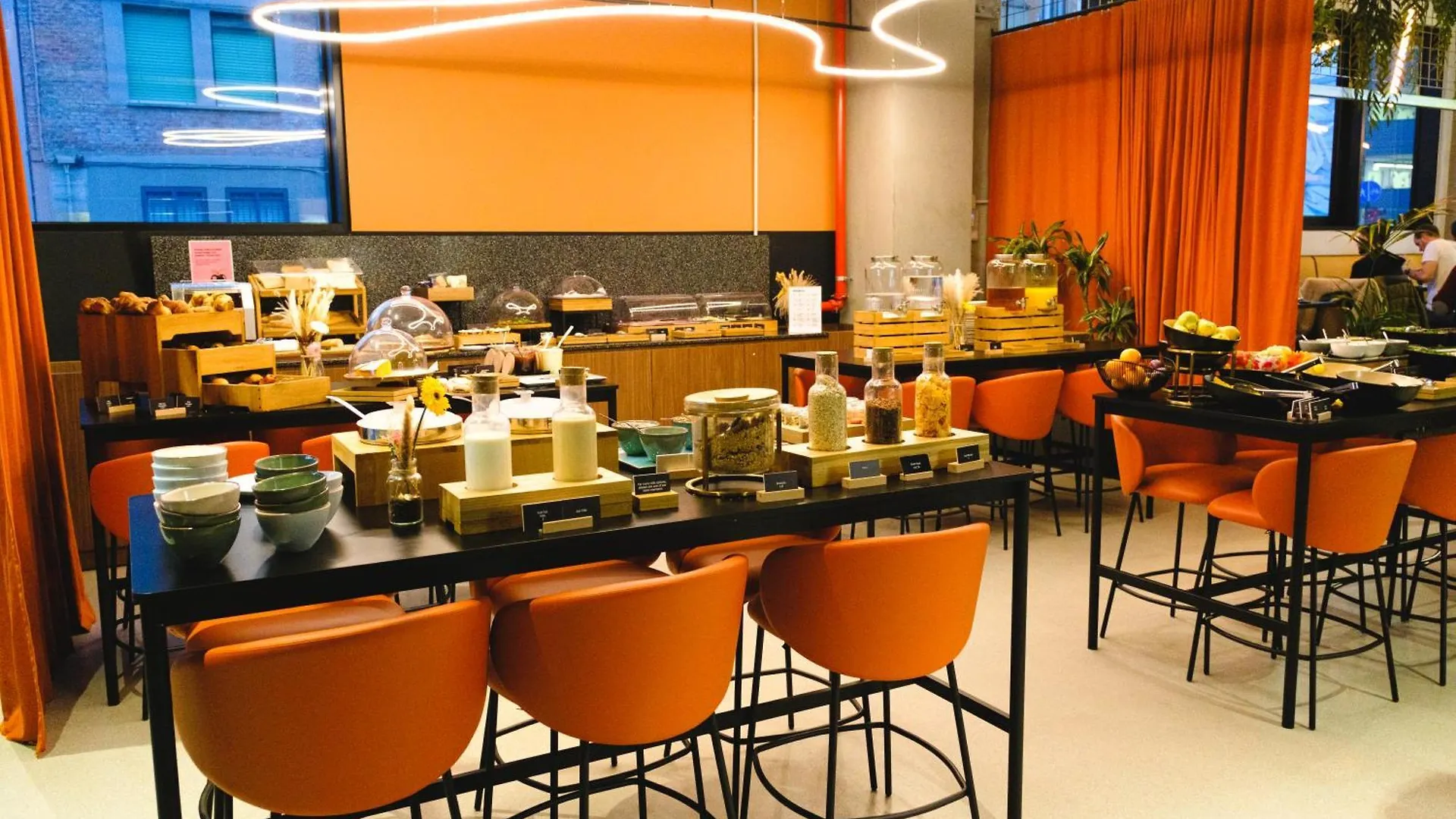The Social Hub Bologna Extended Stay 4*,